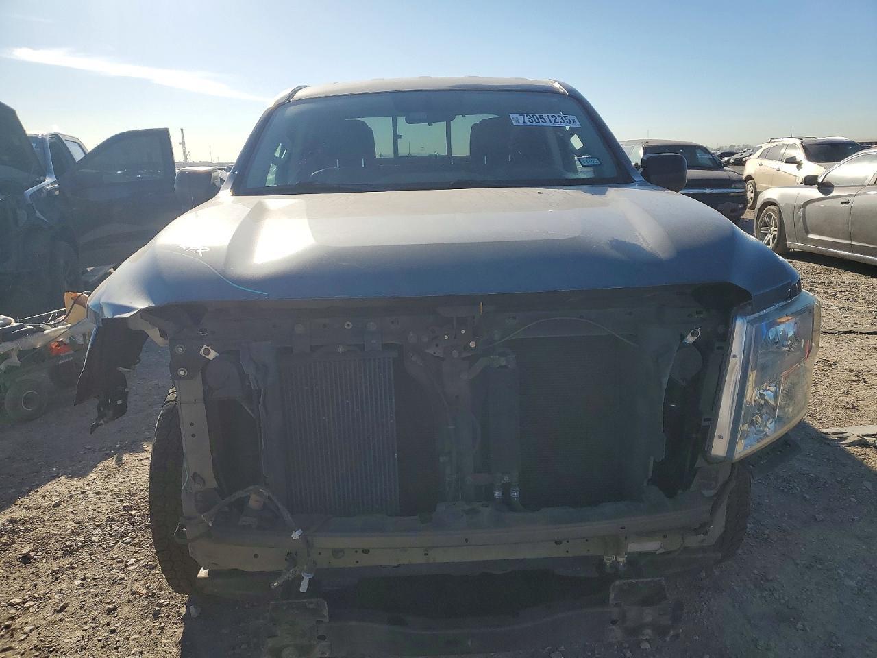 2016 NISSAN Titan