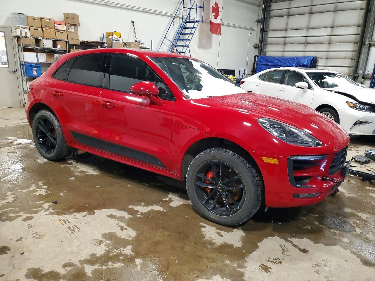 2017 PORSCHE Macan