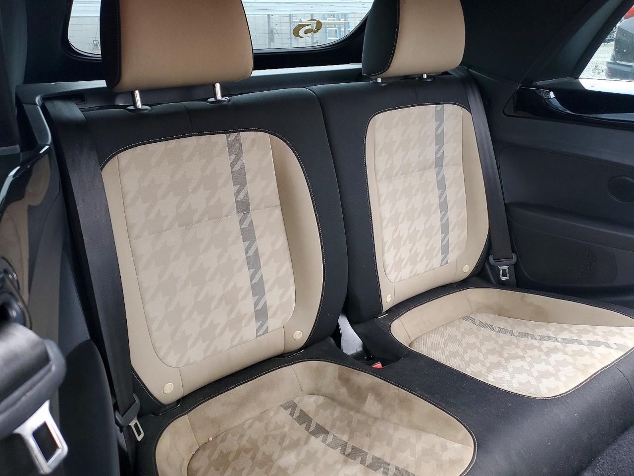 2018 VOLKSWAGEN Beetle