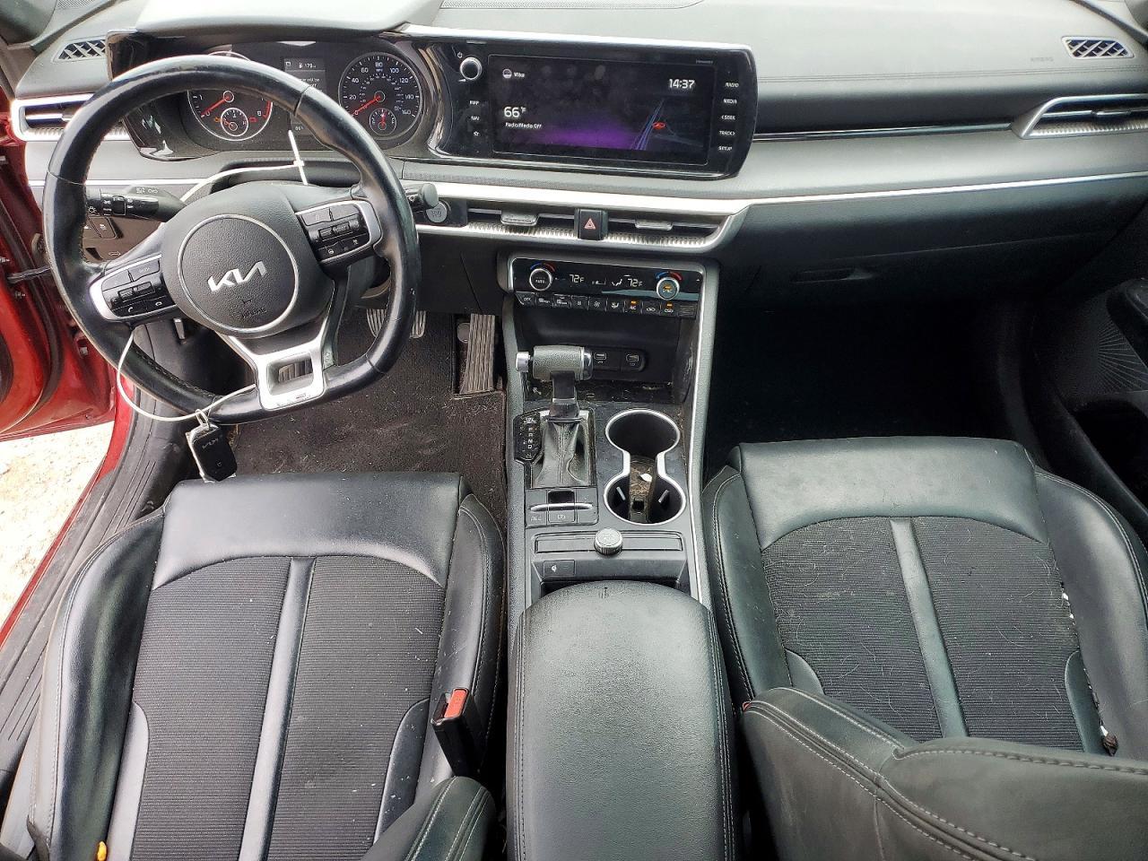 2022 KIA K5