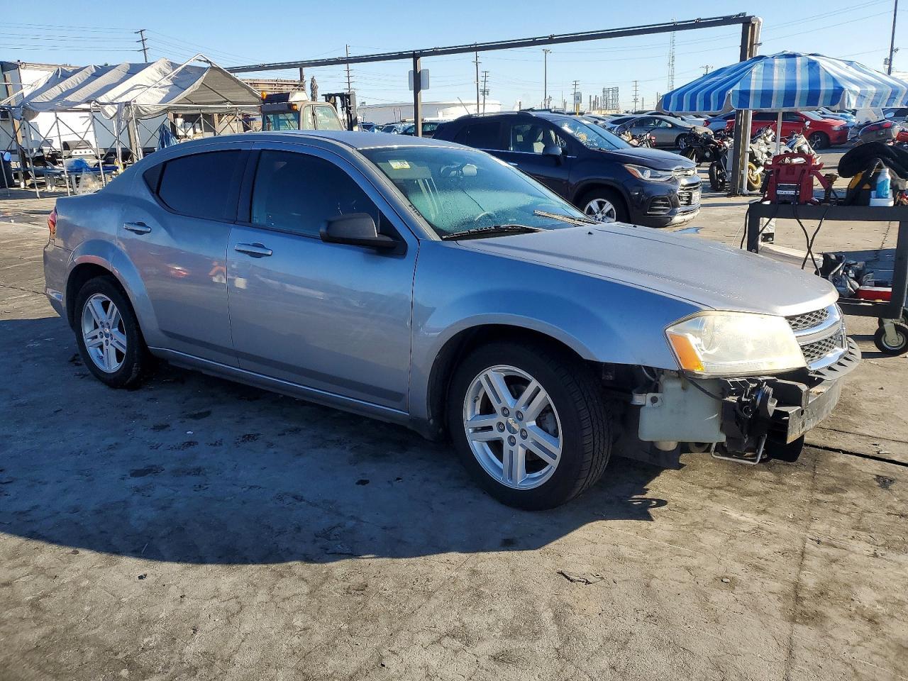 2013 DODGE Avenger