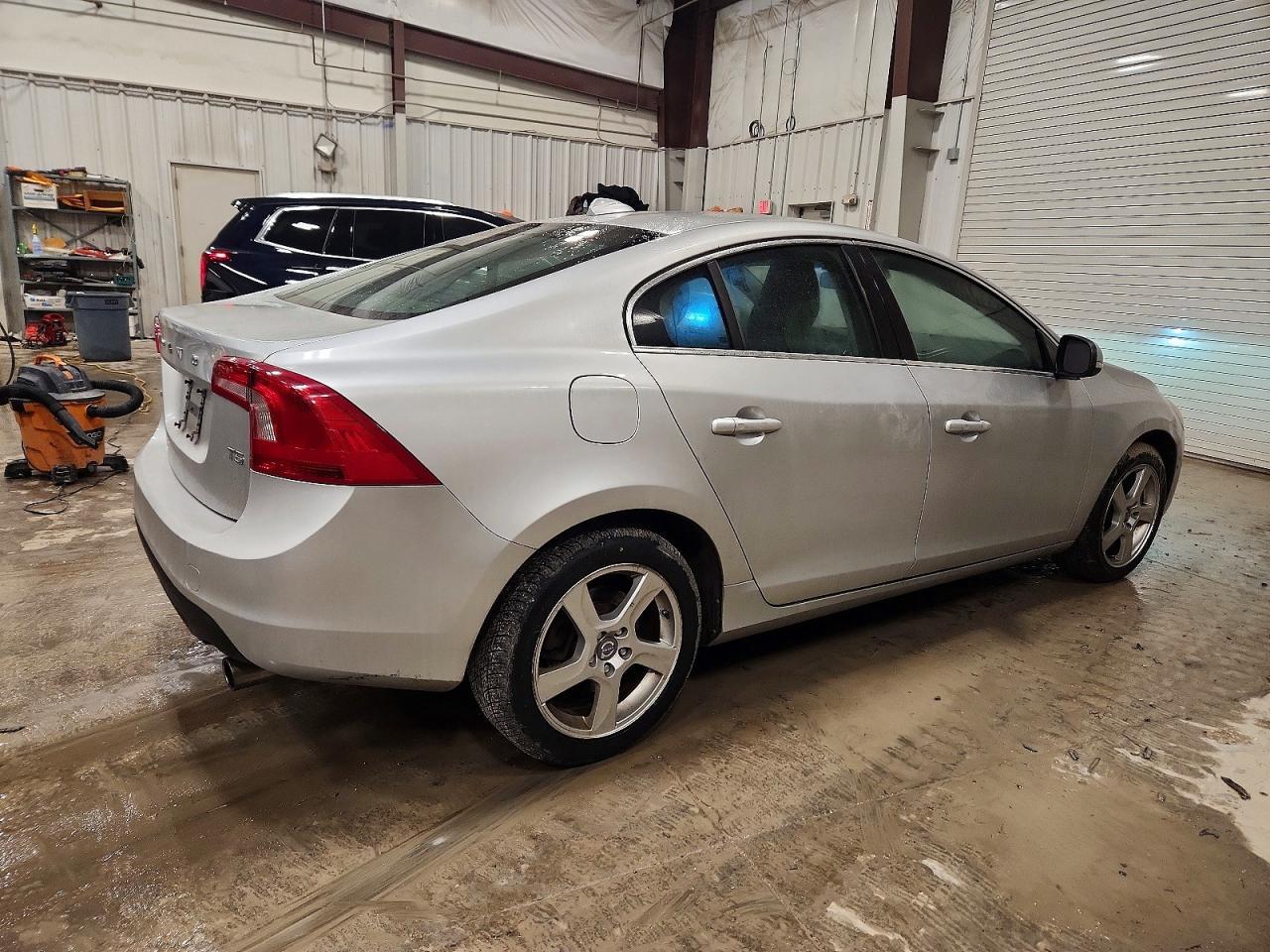 2012 VOLVO S60