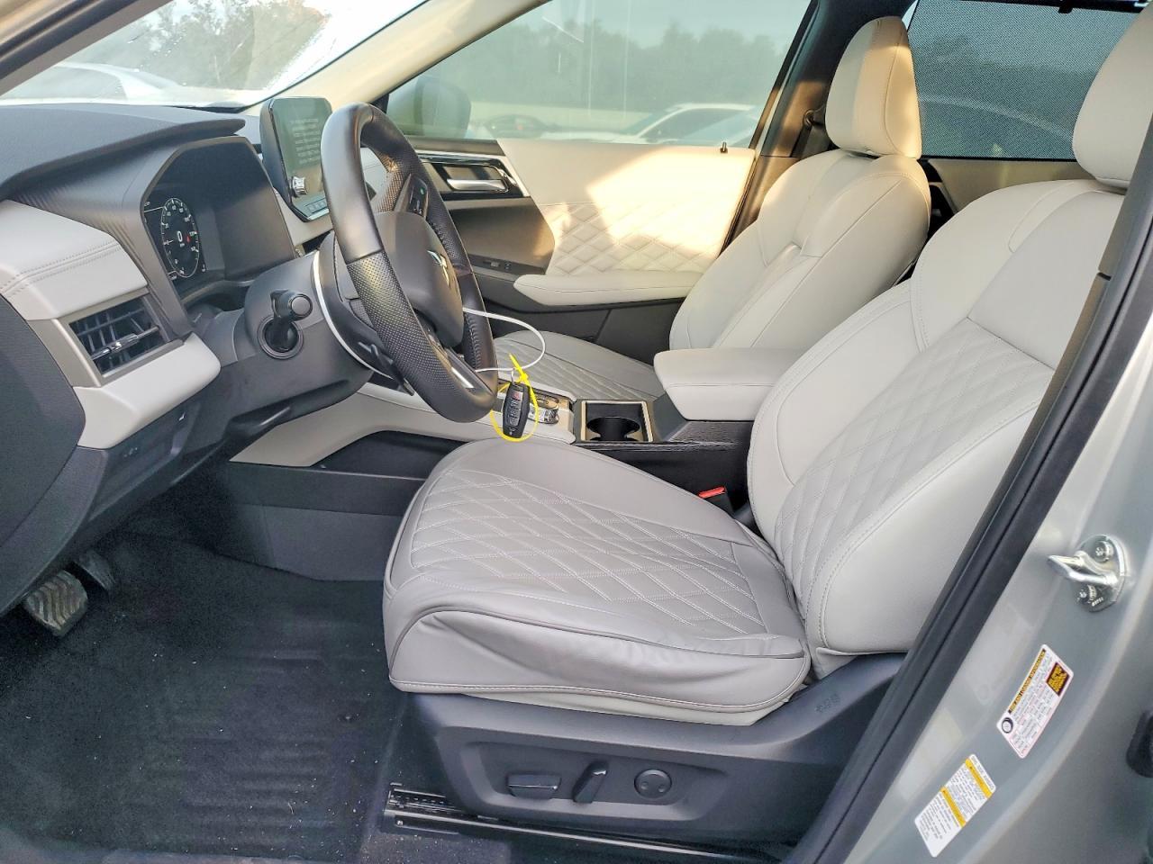 2023 MITSUBISHI outlander
