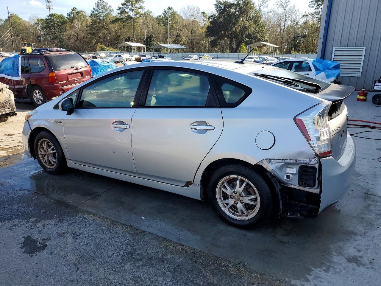 2011 TOYOTA PRIUS