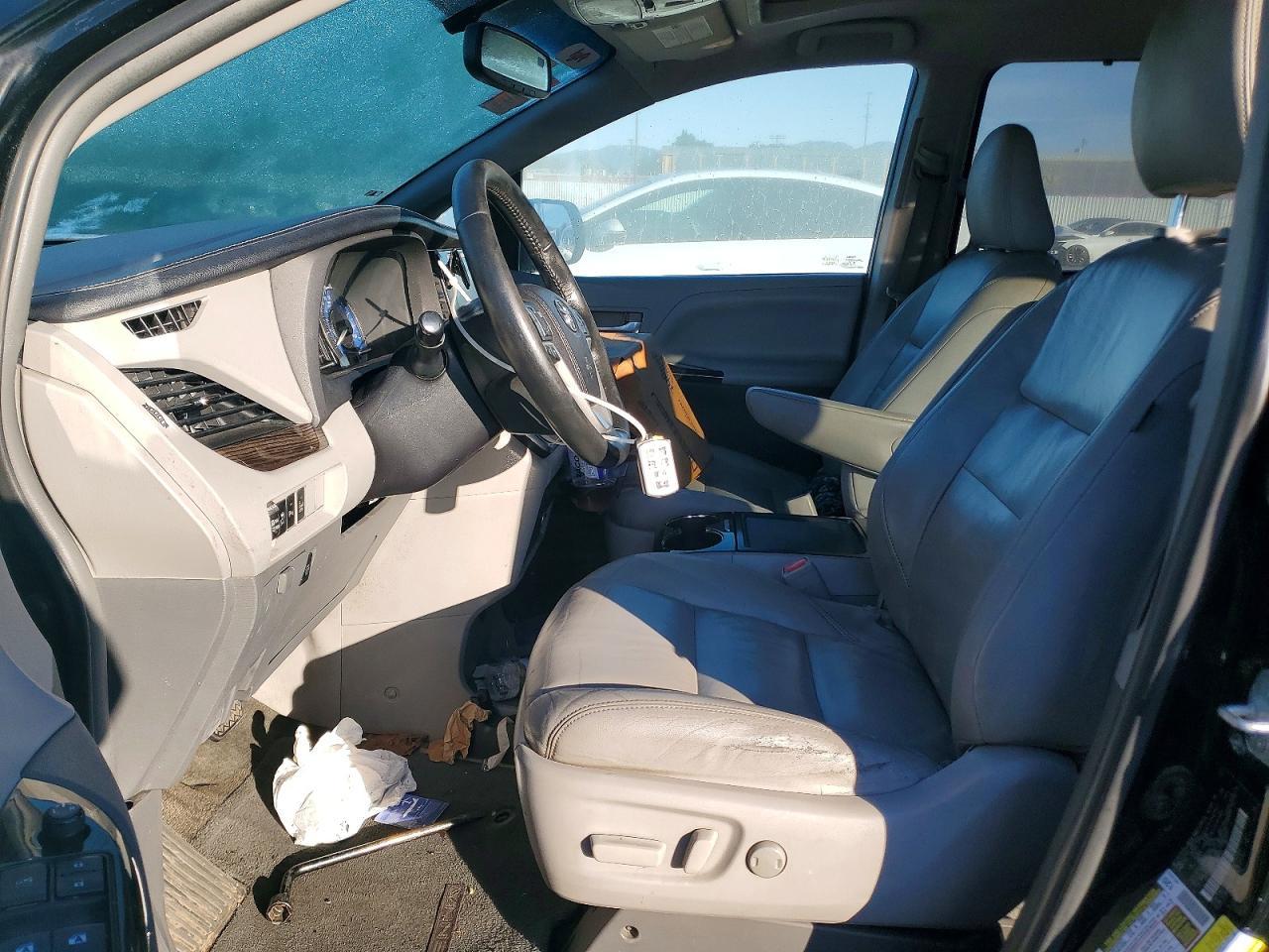 2015 TOYOTA SIENNA