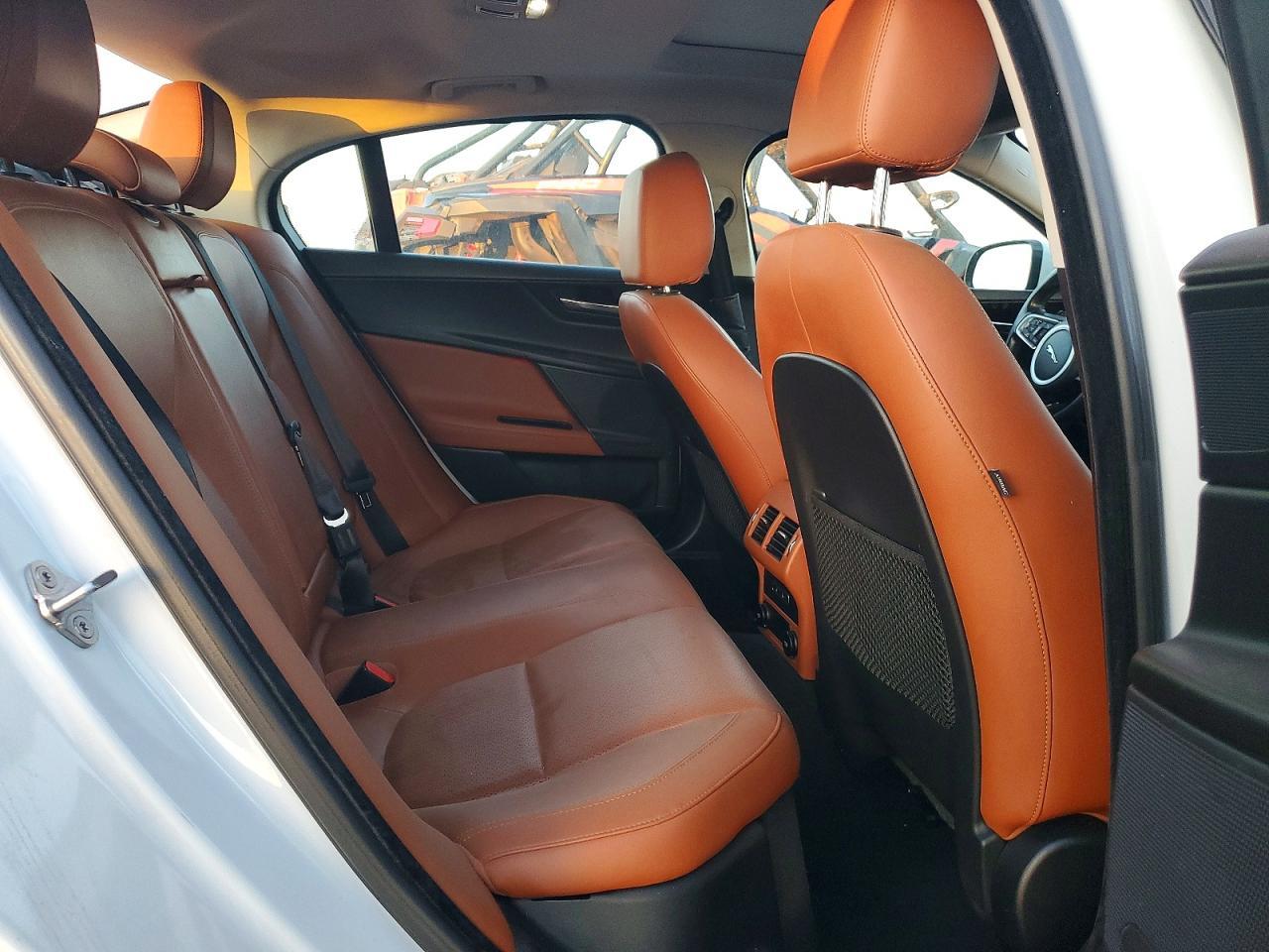 2018 JAGUAR XE