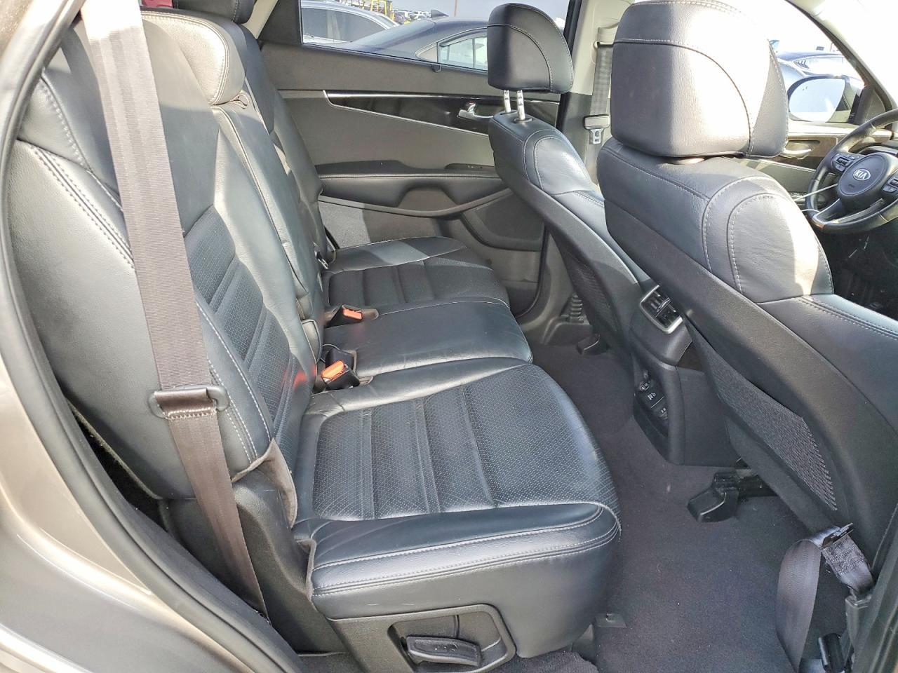 2017 KIA SORENTO