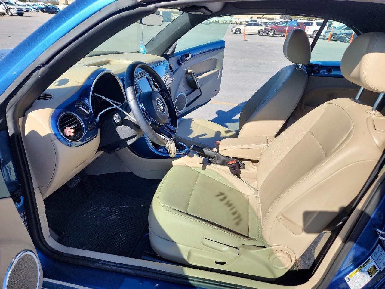 2019 VOLKSWAGEN Beetle