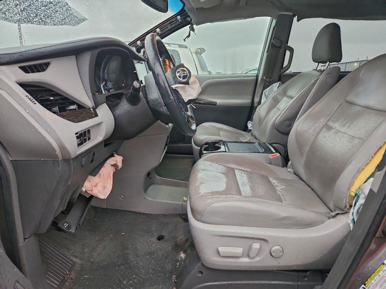 2017 TOYOTA SIENNA