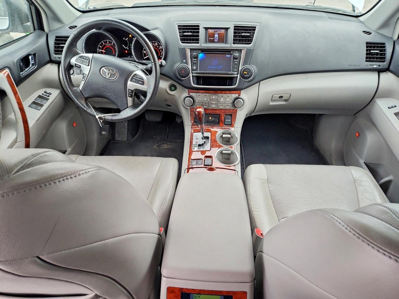 2013 TOYOTA HIGHLANDER