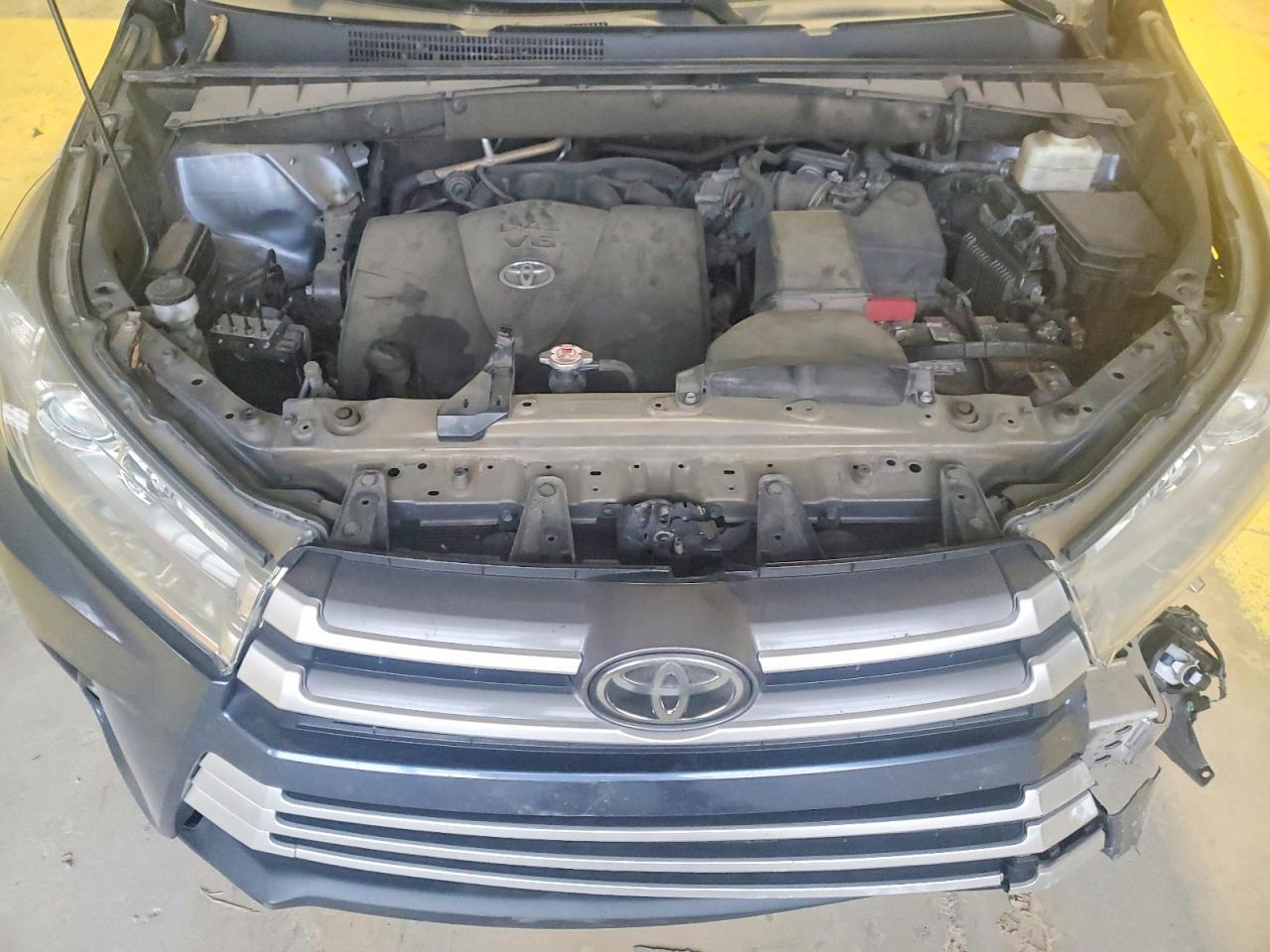 2018 TOYOTA HIGHLANDER