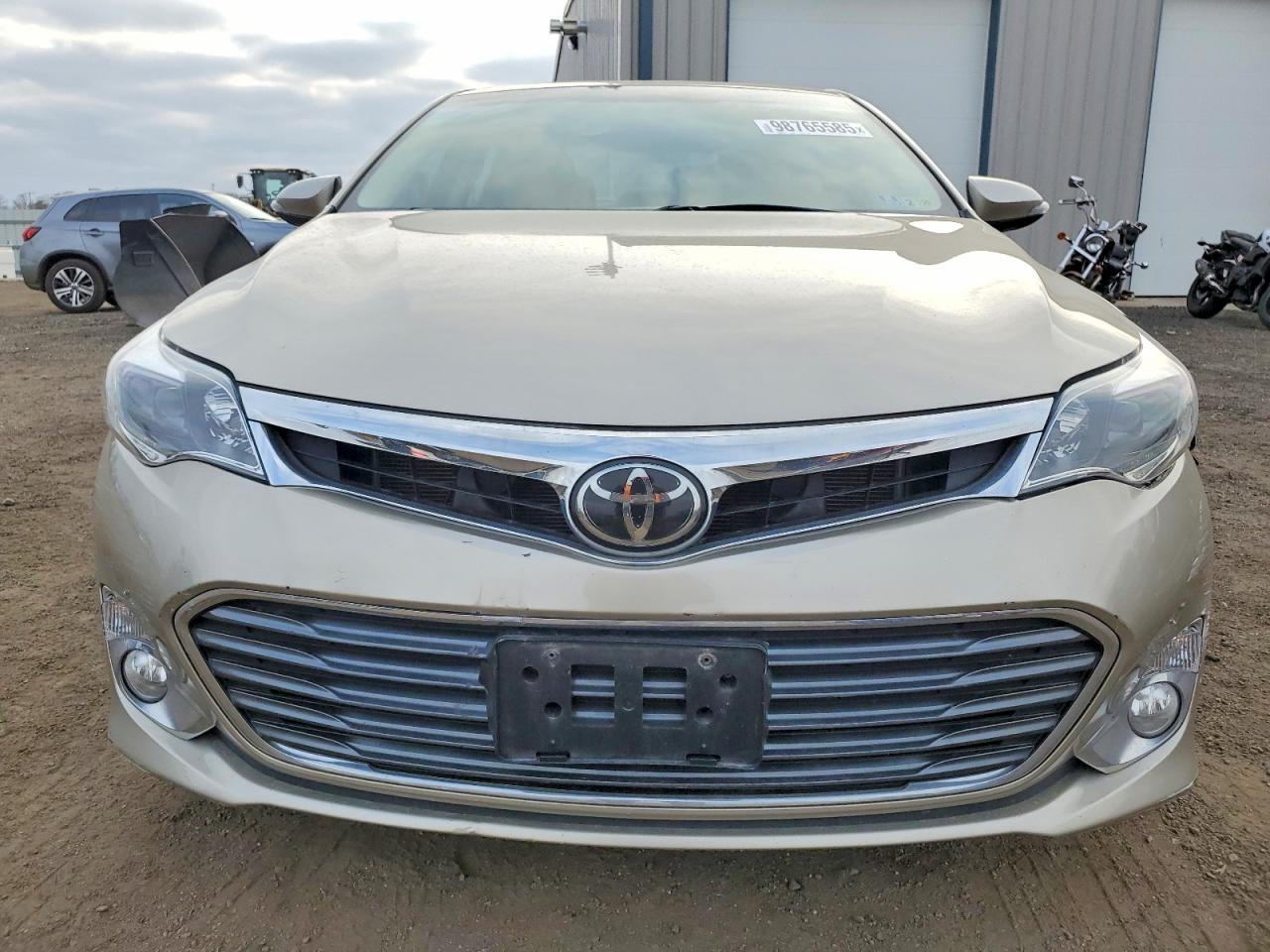 2015 TOYOTA Avalon