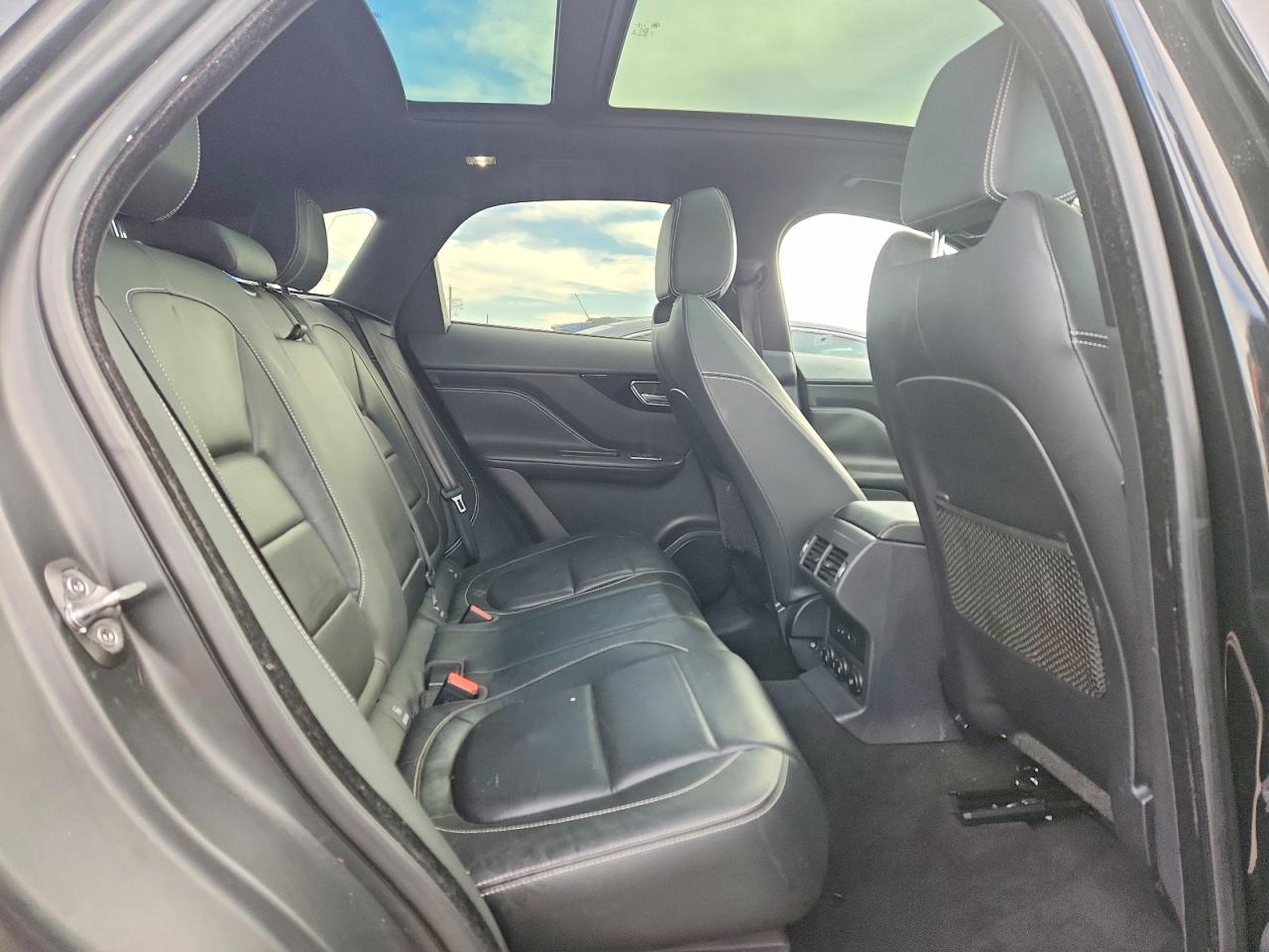 2017 JAGUAR F-Pace