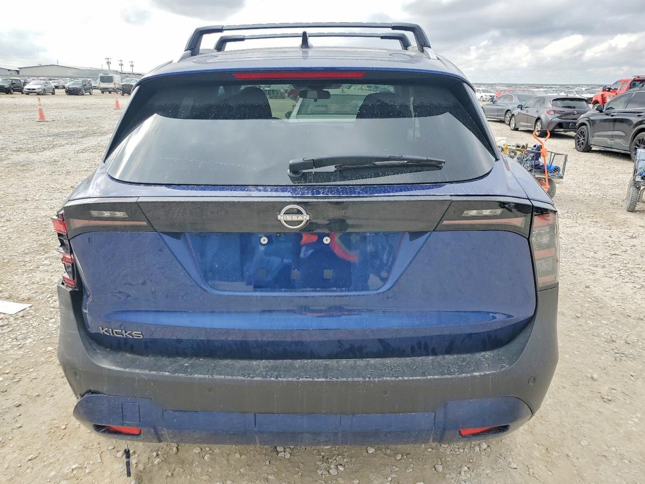 2026 NISSAN KICKS