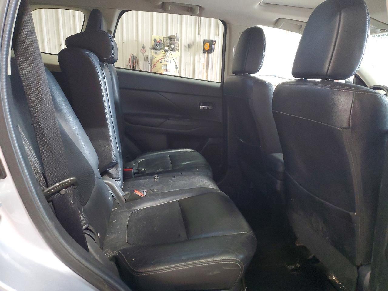 2016 MITSUBISHI outlander