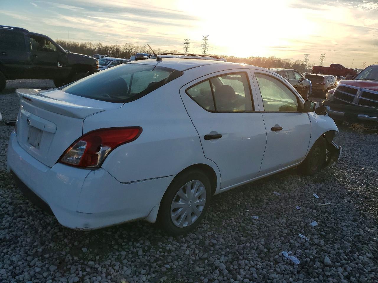 2019 NISSAN VERSA