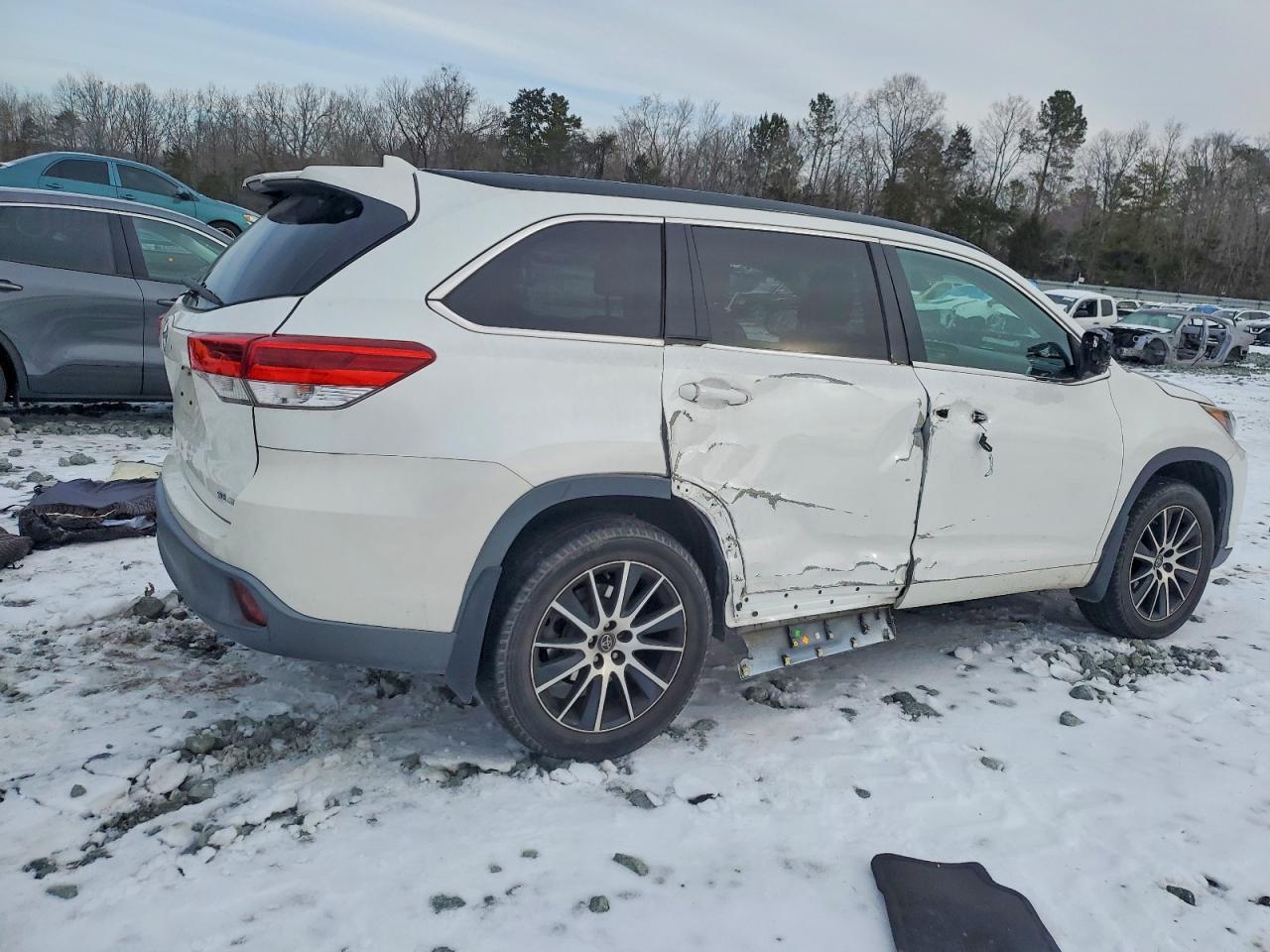 2018 TOYOTA HIGHLANDER