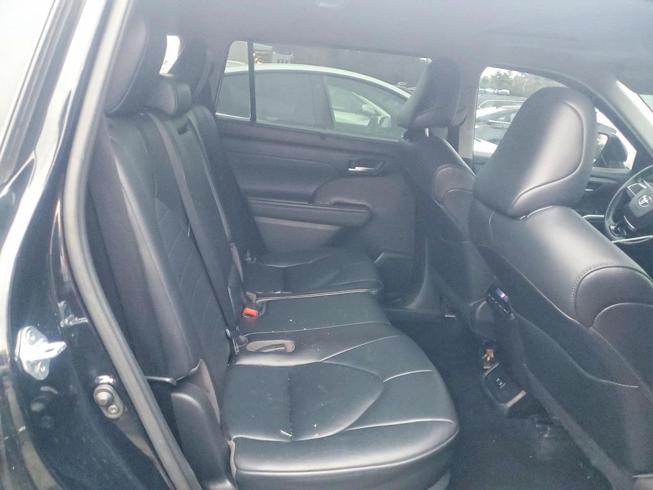 2021 TOYOTA HIGHLANDER
