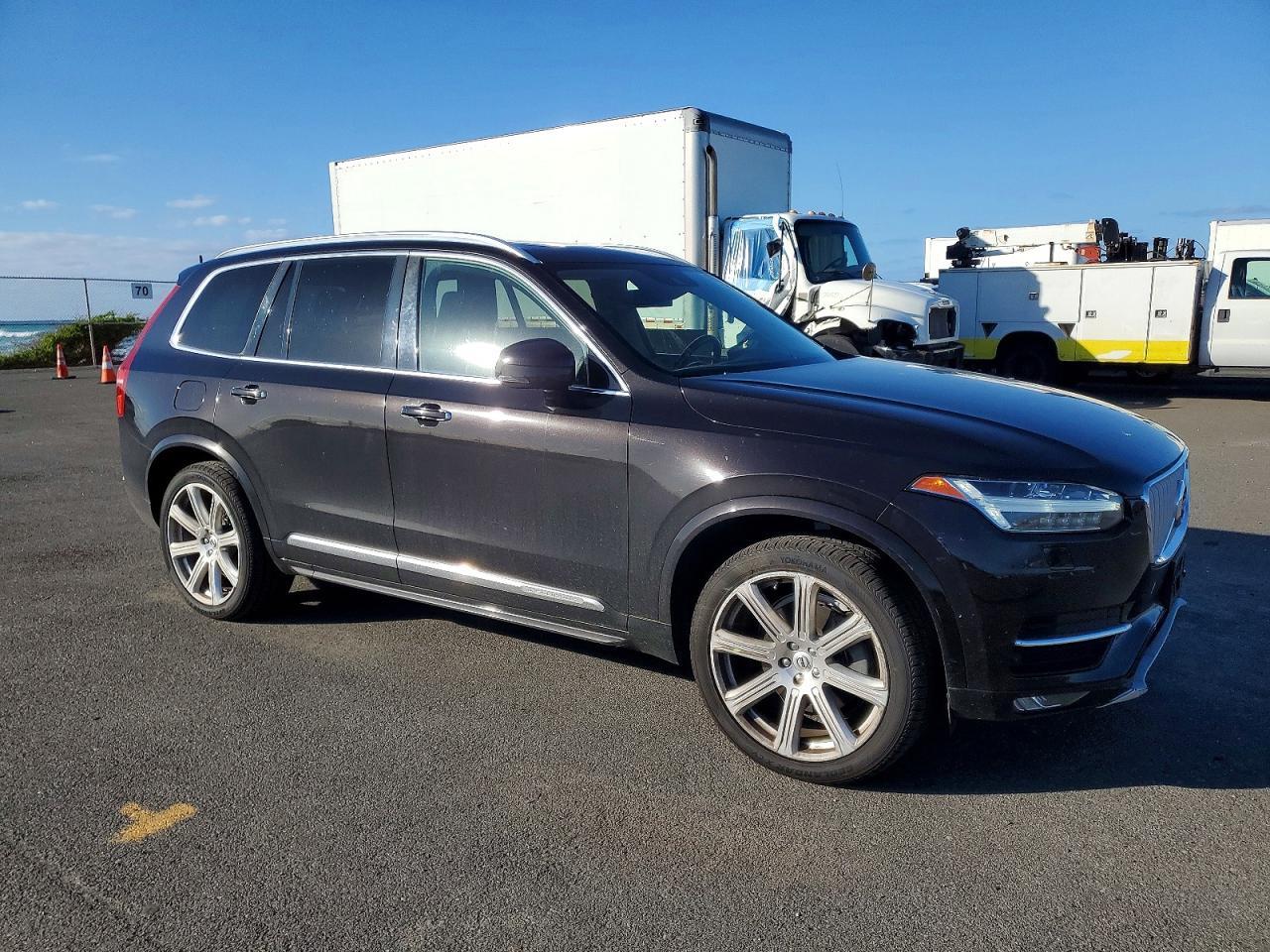 2016 VOLVO XC90