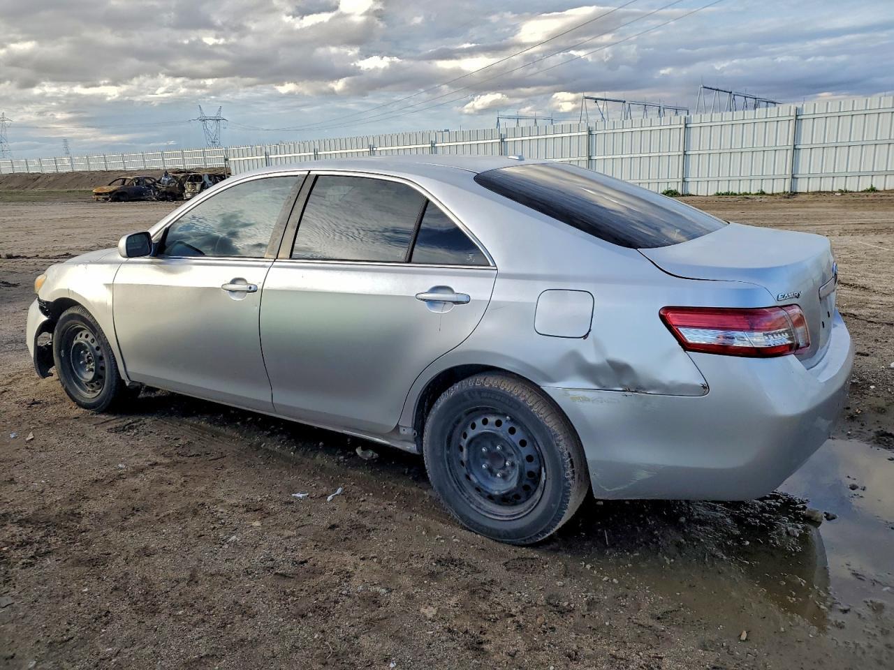 2011 TOYOTA CAMRY