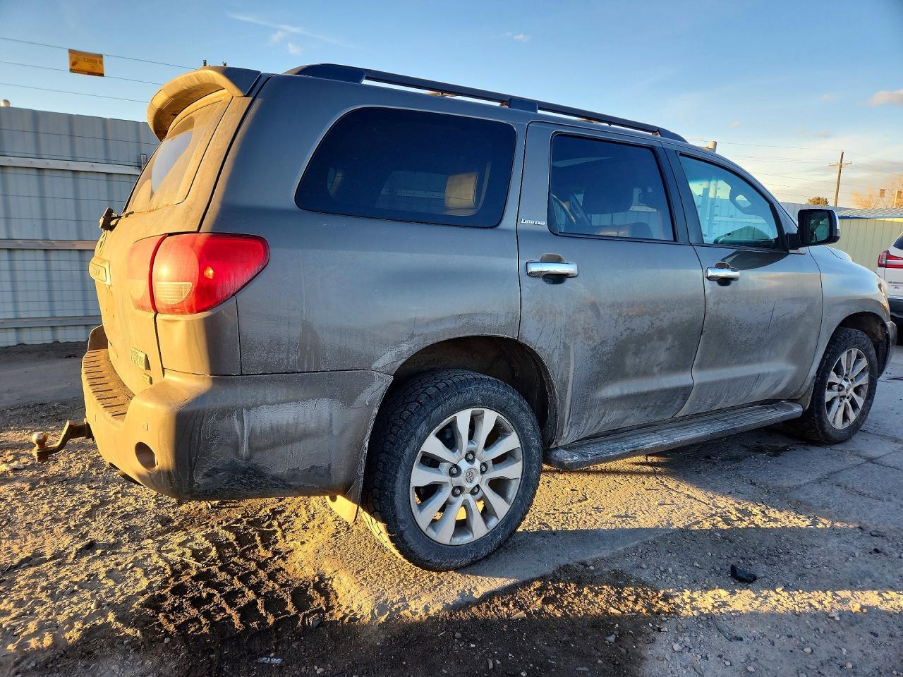 2013 TOYOTA Sequoia