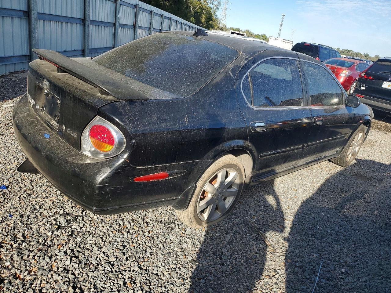 2002 NISSAN Maxima
