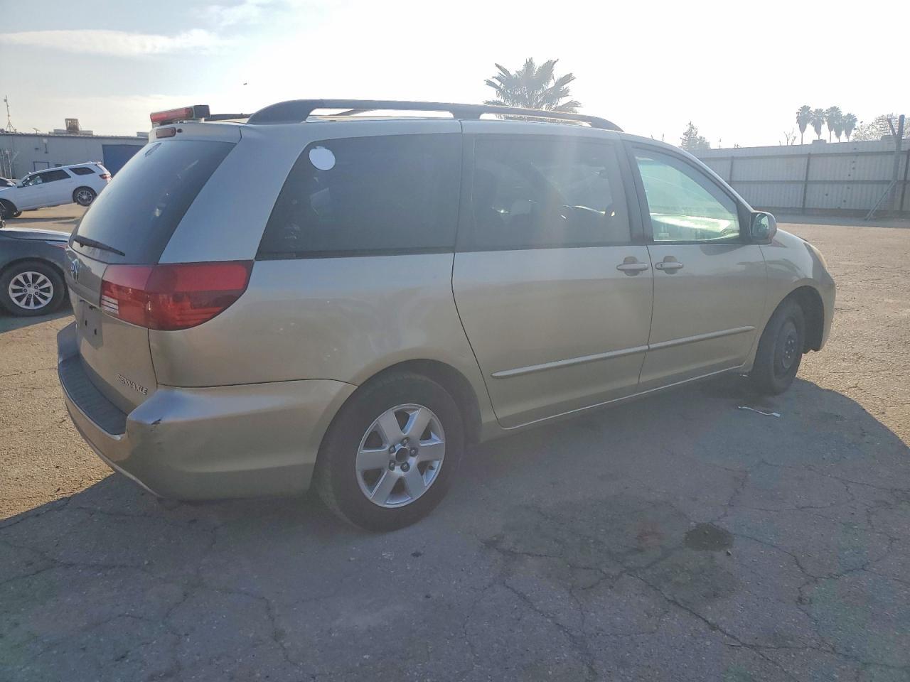 2004 TOYOTA SIENNA