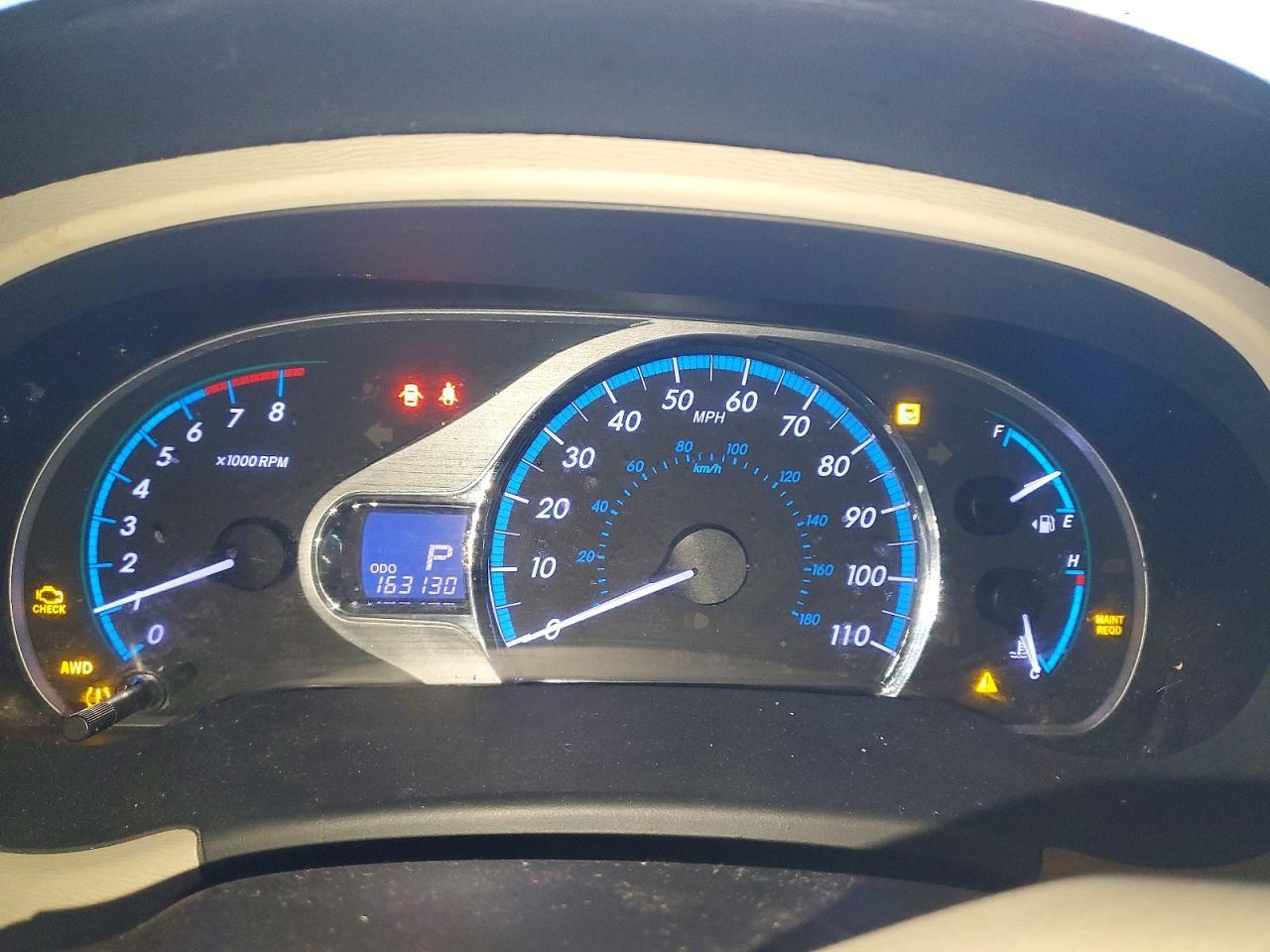 2011 TOYOTA SIENNA