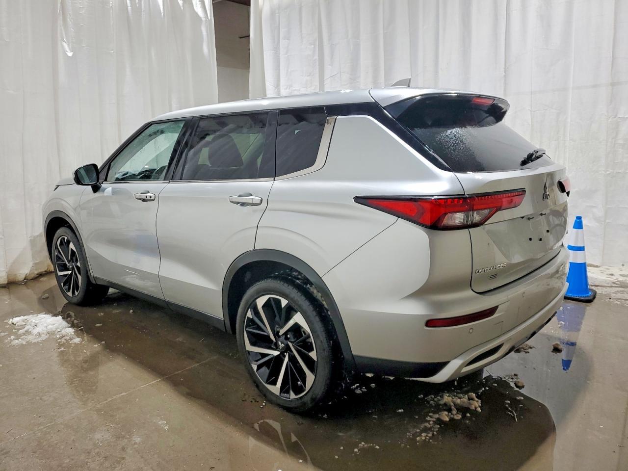 2024 MITSUBISHI outlander