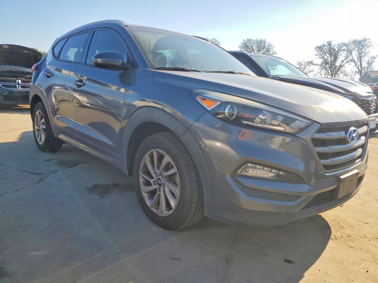 2016 HYUNDAI TUCSON