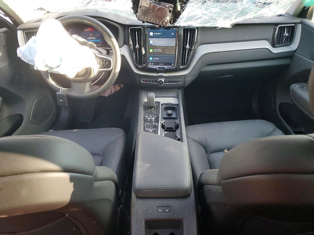 2025 VOLVO XC60