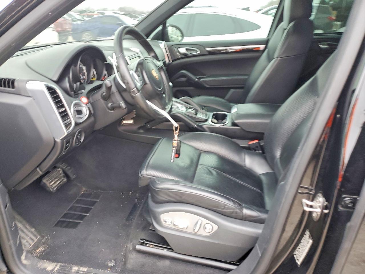 2014 PORSCHE CAYENNE