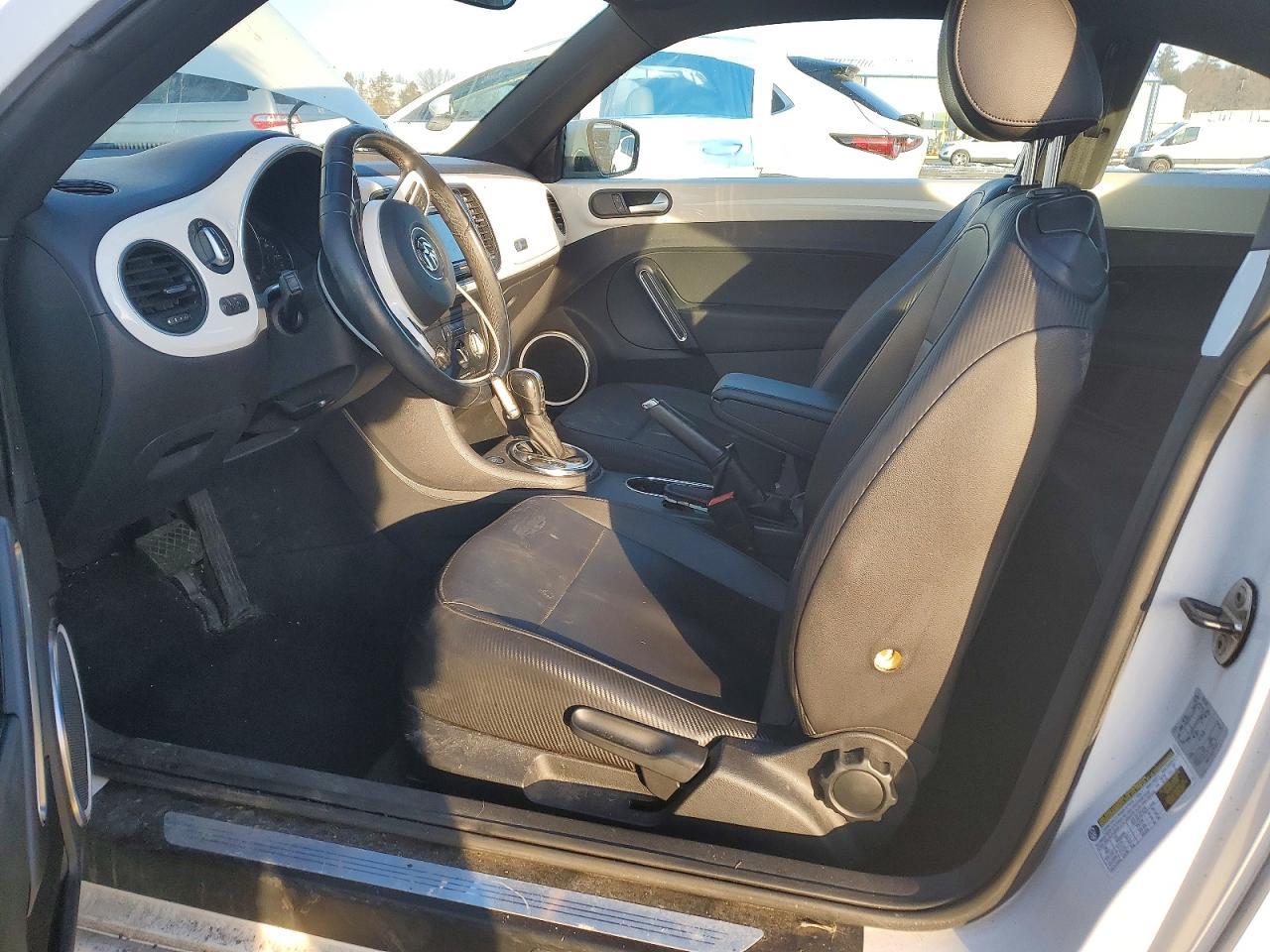 2012 VOLKSWAGEN Beetle
