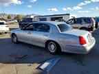 2002 LINCOLN Town Car