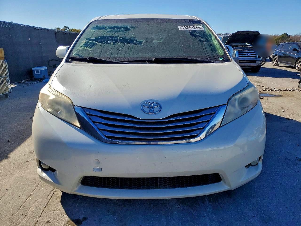 2016 TOYOTA SIENNA