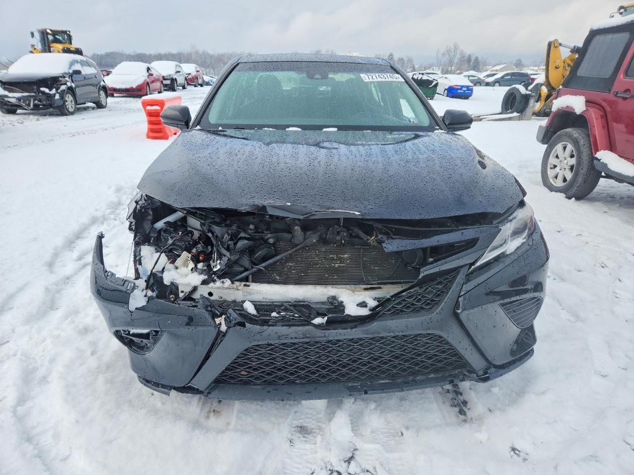 2018 TOYOTA CAMRY