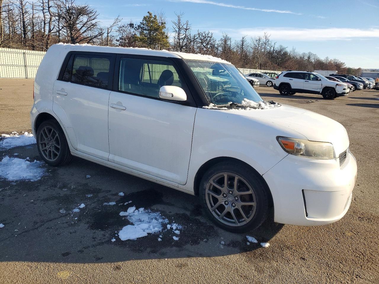 2010 TOYOTA SCION