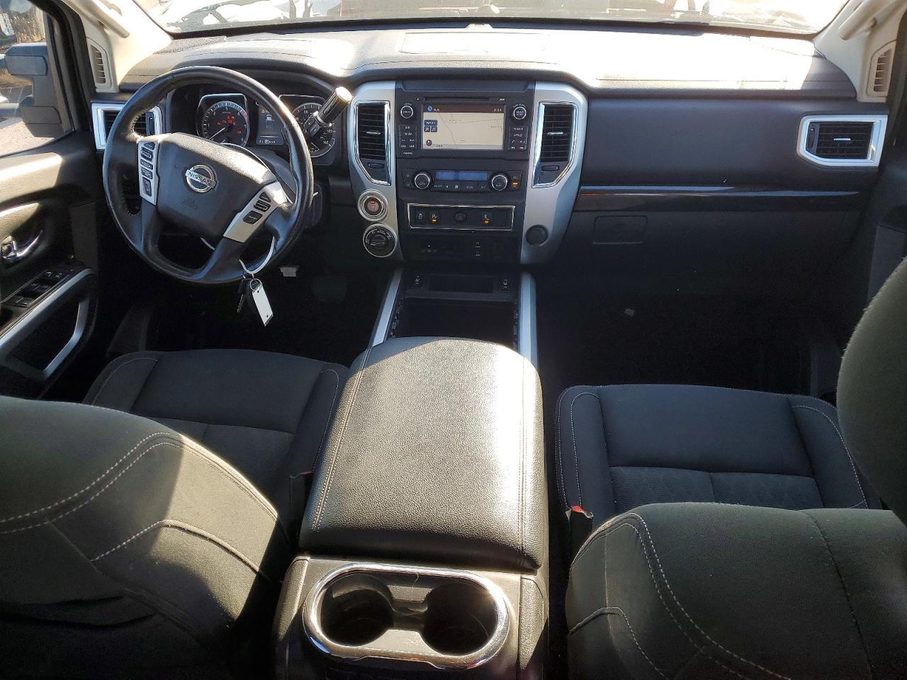 2016 NISSAN Titan