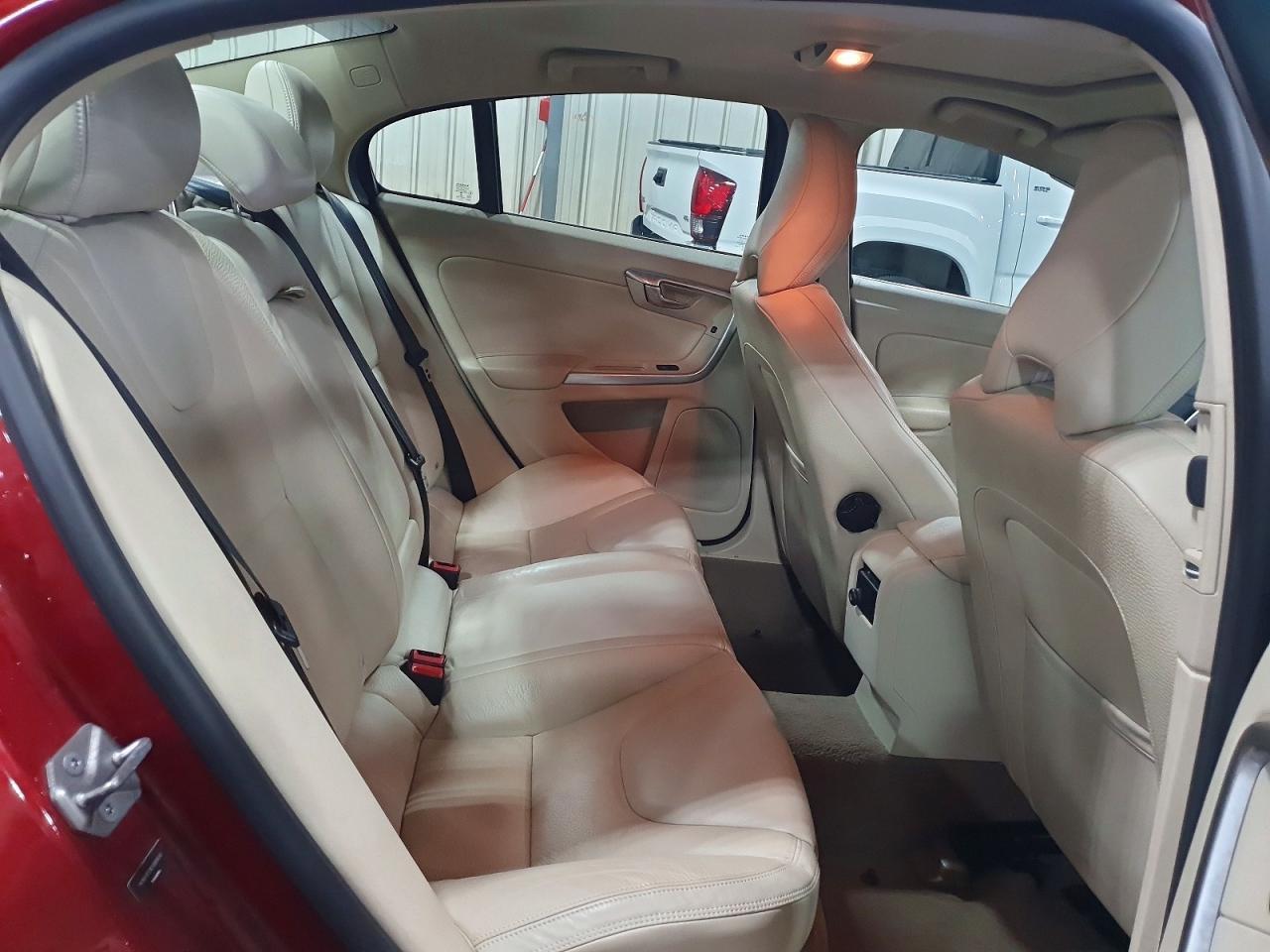 2014 VOLVO S60