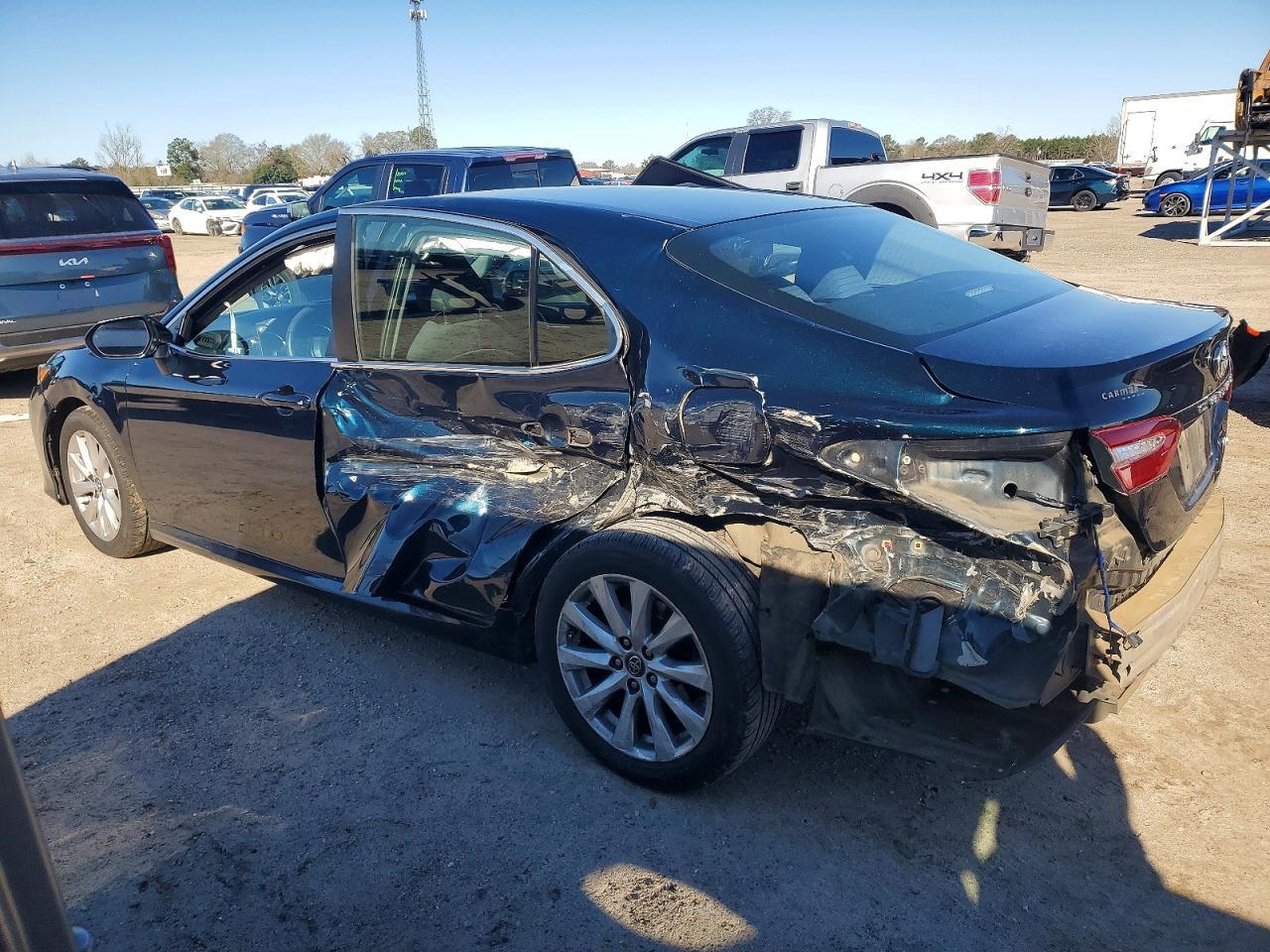 2018 TOYOTA CAMRY