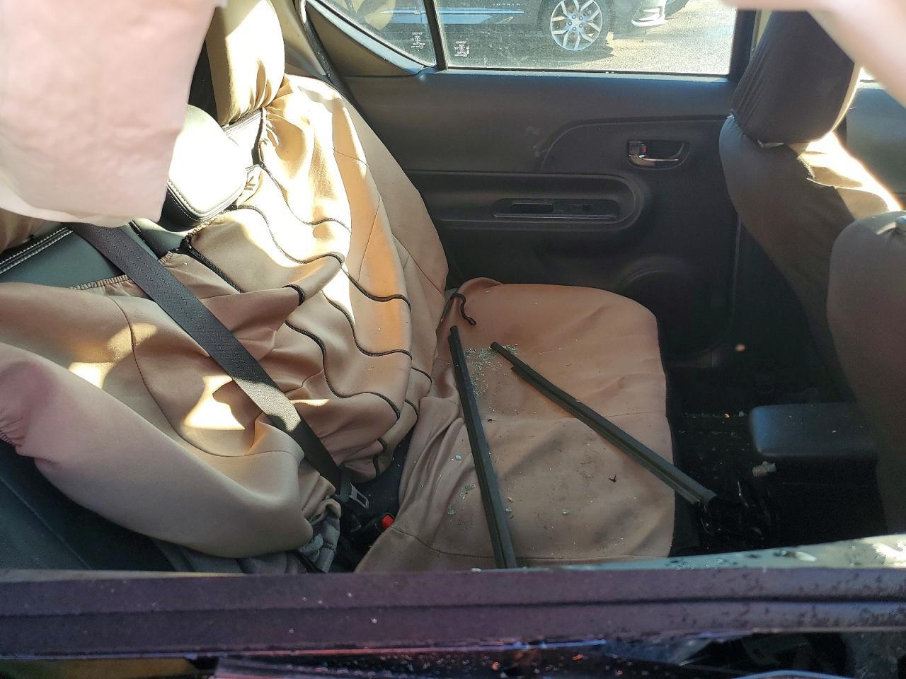 2015 TOYOTA Prius c