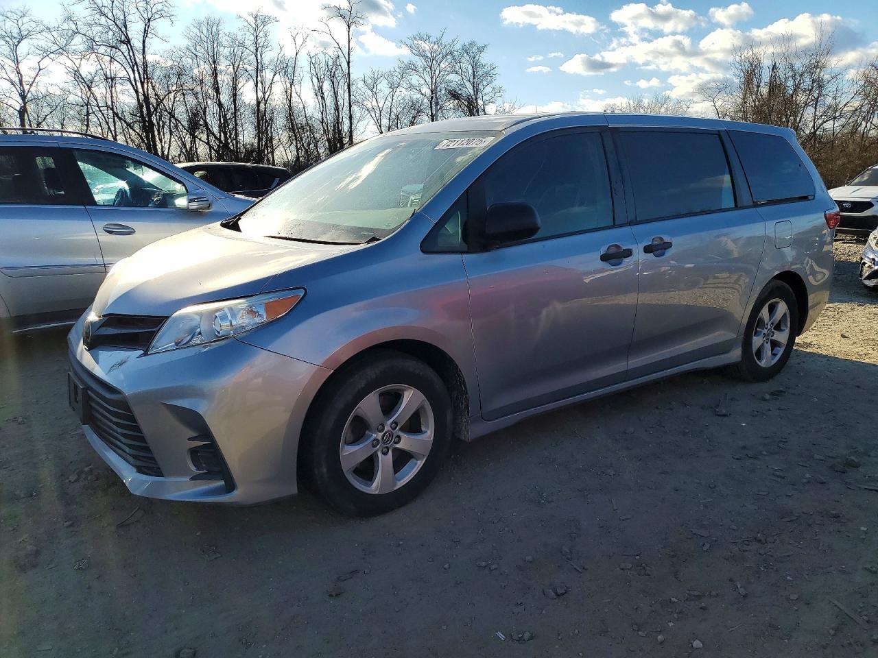 2018 TOYOTA SIENNA