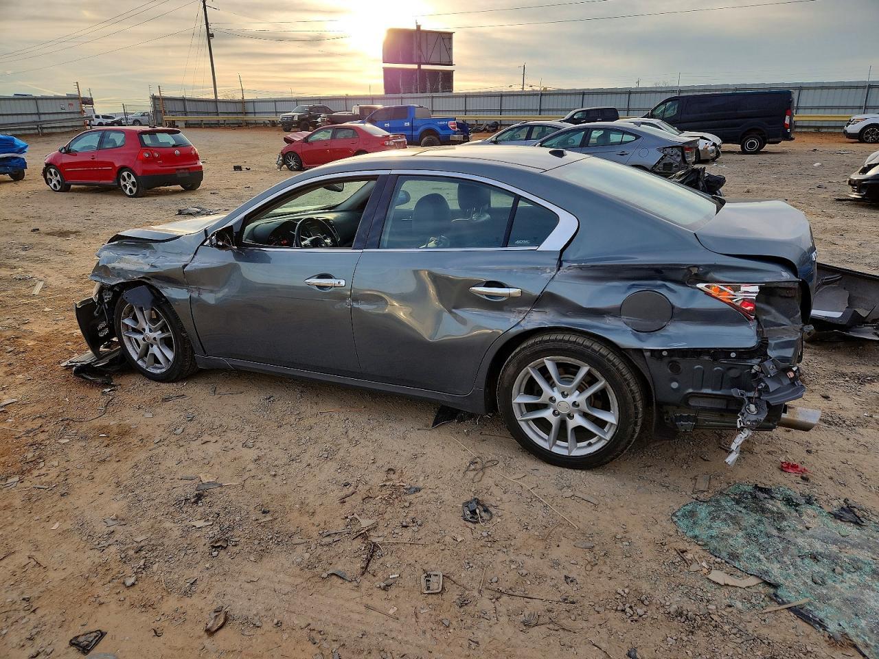 2010 NISSAN Maxima