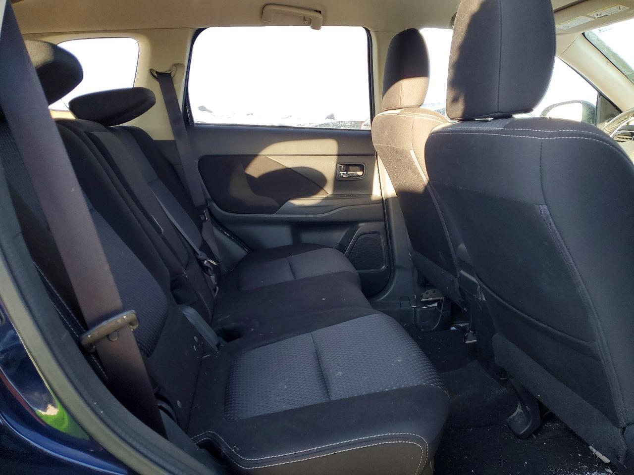 2016 MITSUBISHI outlander