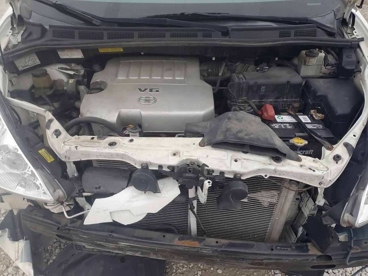 2010 TOYOTA SIENNA