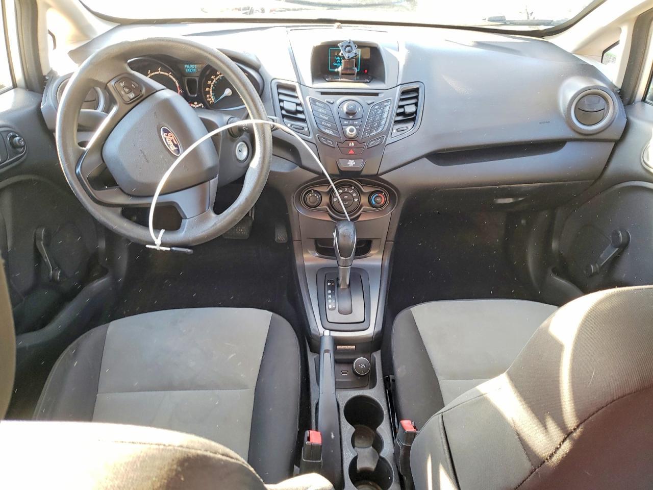 2015 FORD Fiesta
