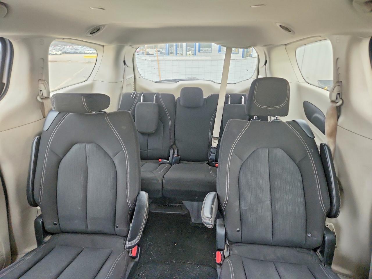 2023 CHRYSLER Voyager