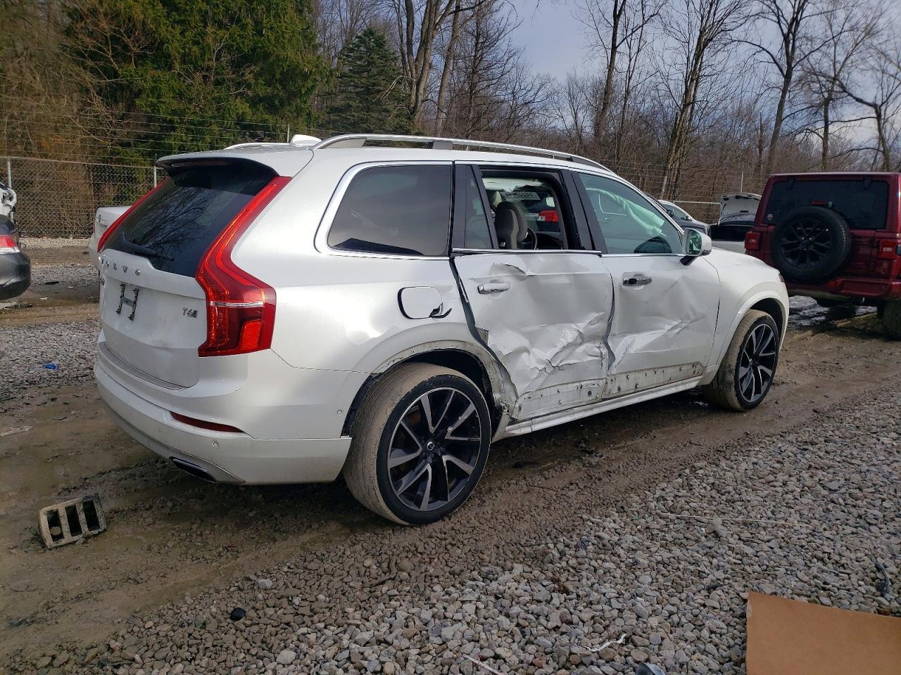2018 VOLVO XC90