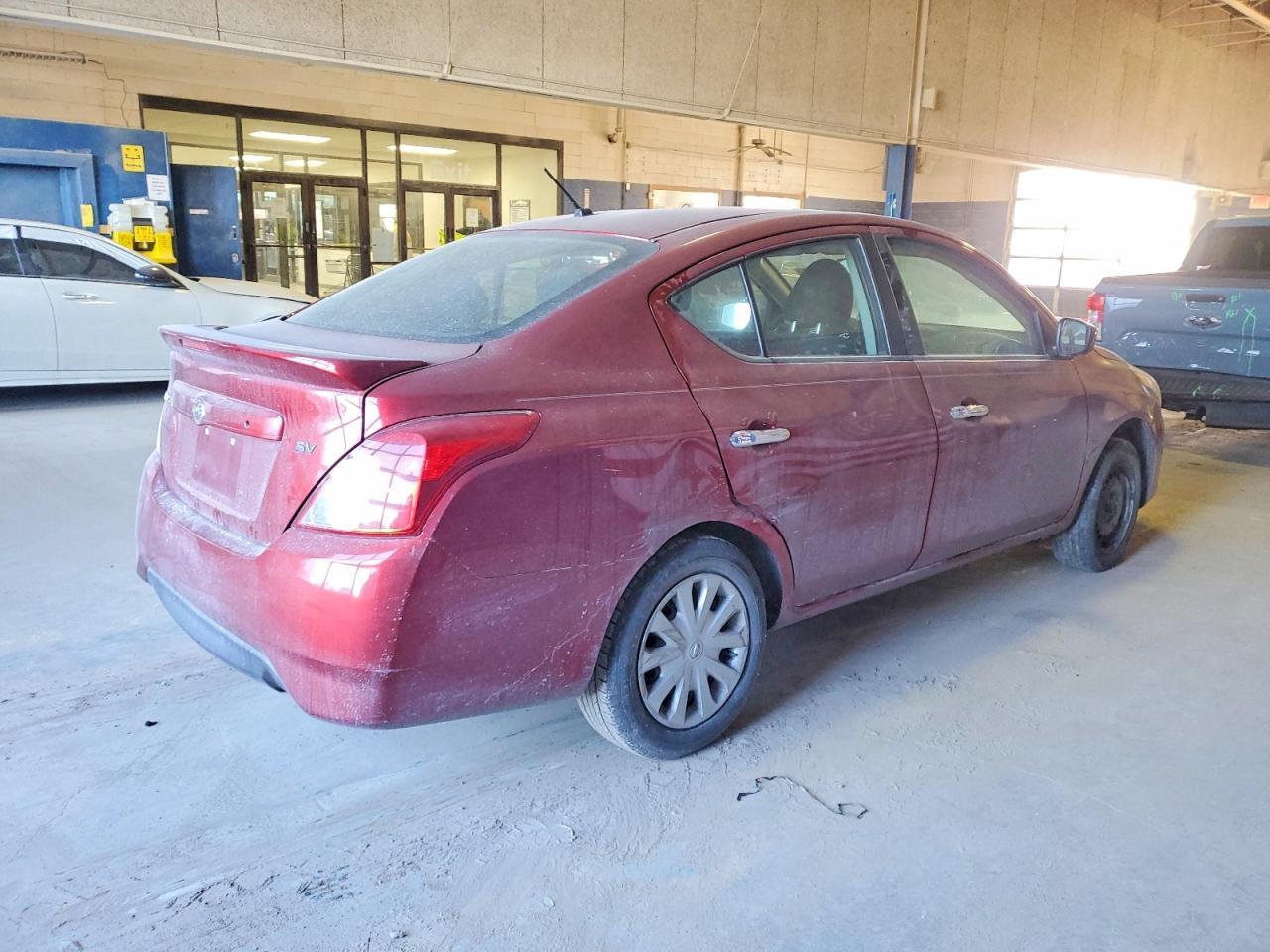 2017 NISSAN VERSA