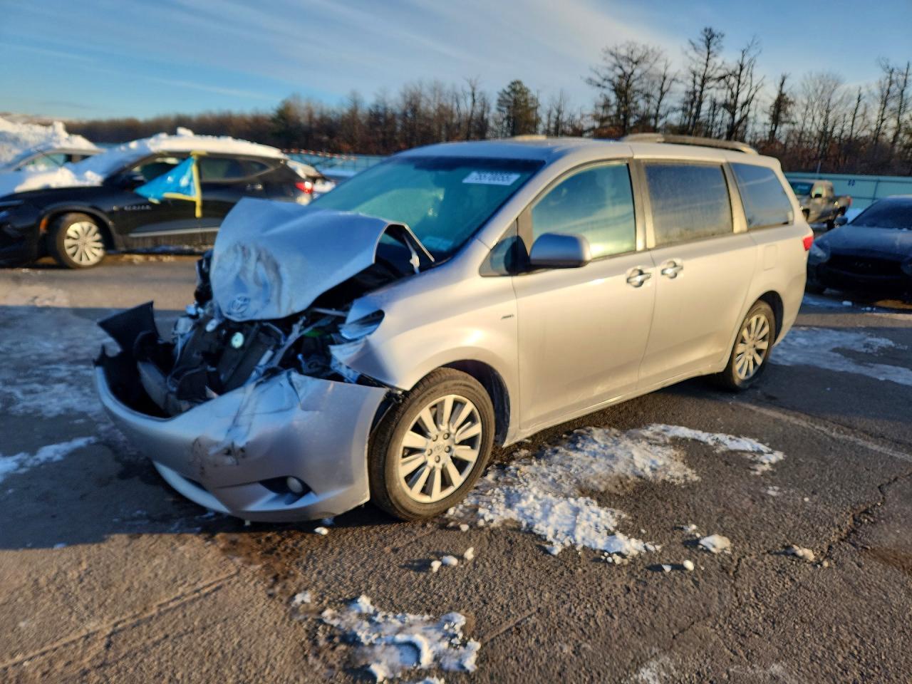 2017 TOYOTA SIENNA
